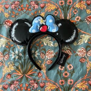 Loungefly Minnie Mouse Ears!